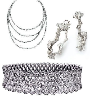 由上至下,由左至右:1. 鉆石項鏈 Piaget 2. 耳環(huán) Cindy Chao 3. 凡爾賽星光2011年限量款手鐲 Fenix 由上至下,由左至右:1. 鉆石項鏈 Piaget 2. 耳環(huán) Cindy Chao 3. 凡爾賽星光2011年限量款手鐲 Fenix
