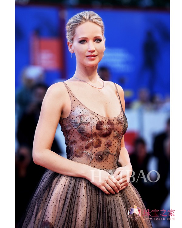 W˹Ӱղݸڂ˹ (Jennifer Lawrence) ܽ (Tiffany & Co.) 錚74˹(gu)HӰ(ji)