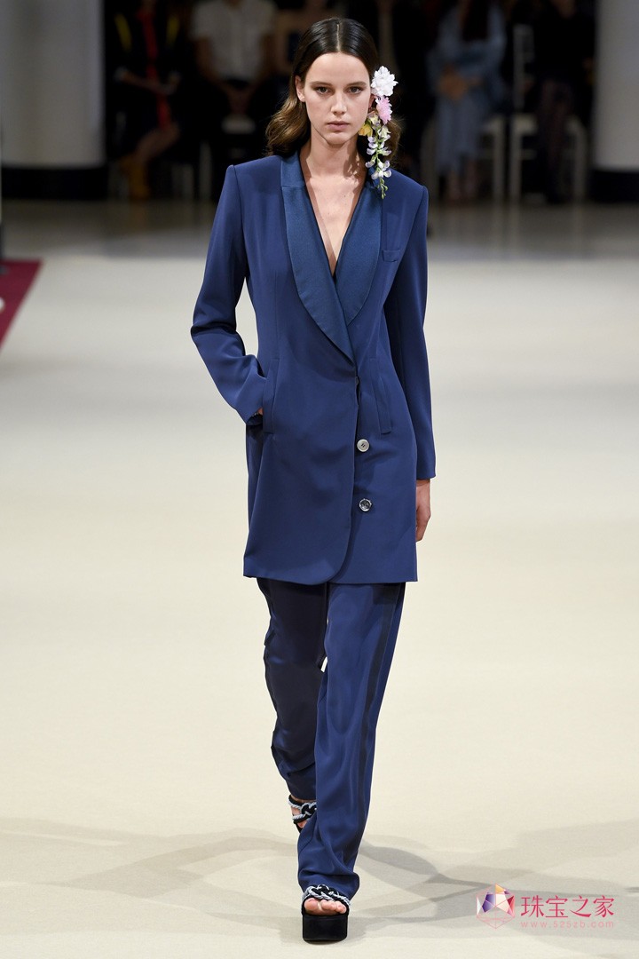 ֮߶ƷAlexis Mabille 2018ĕr(sh)b