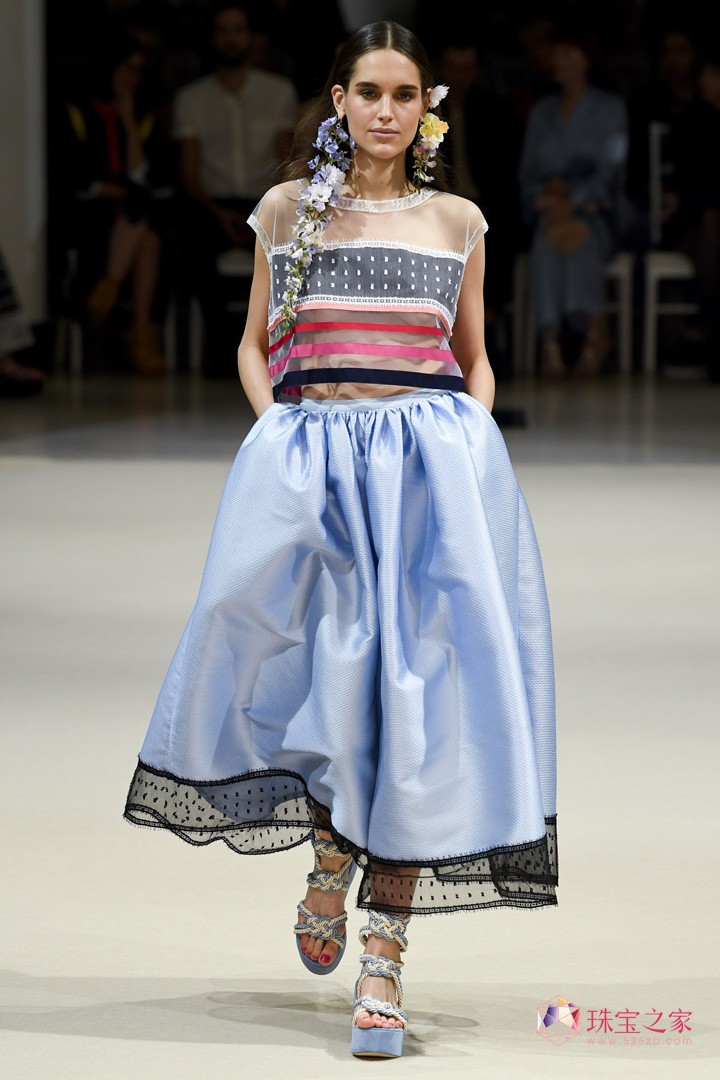 ֮߶ƷAlexis Mabille 2018ĕr(sh)b