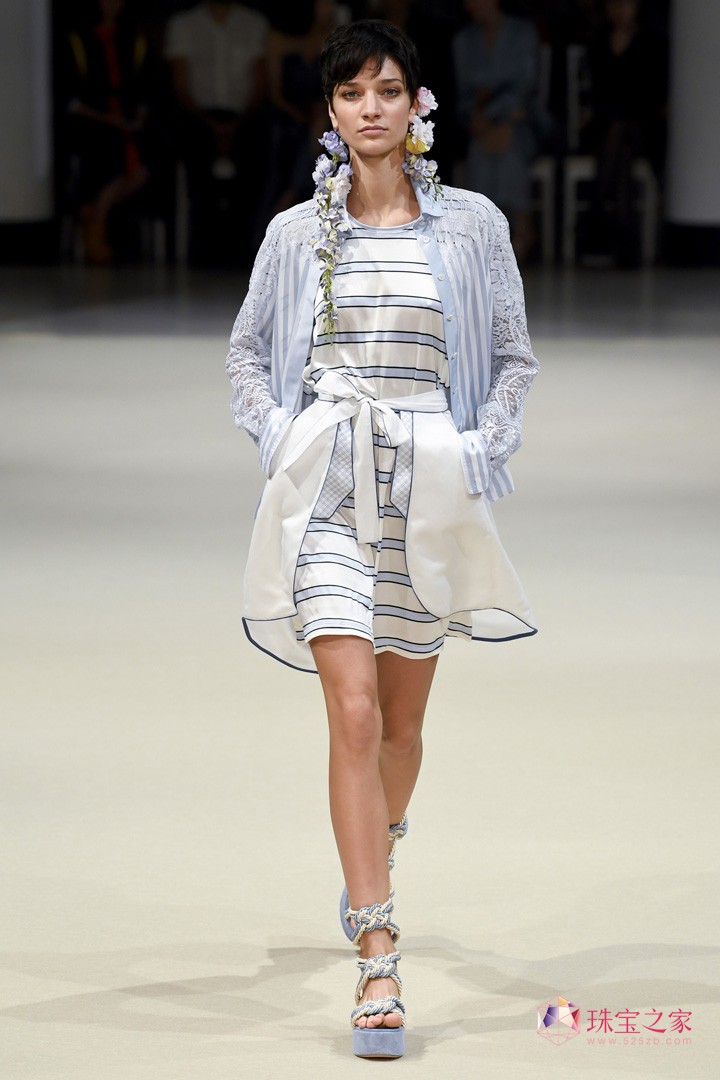 ֮߶ƷAlexis Mabille 2018ĕr(sh)b