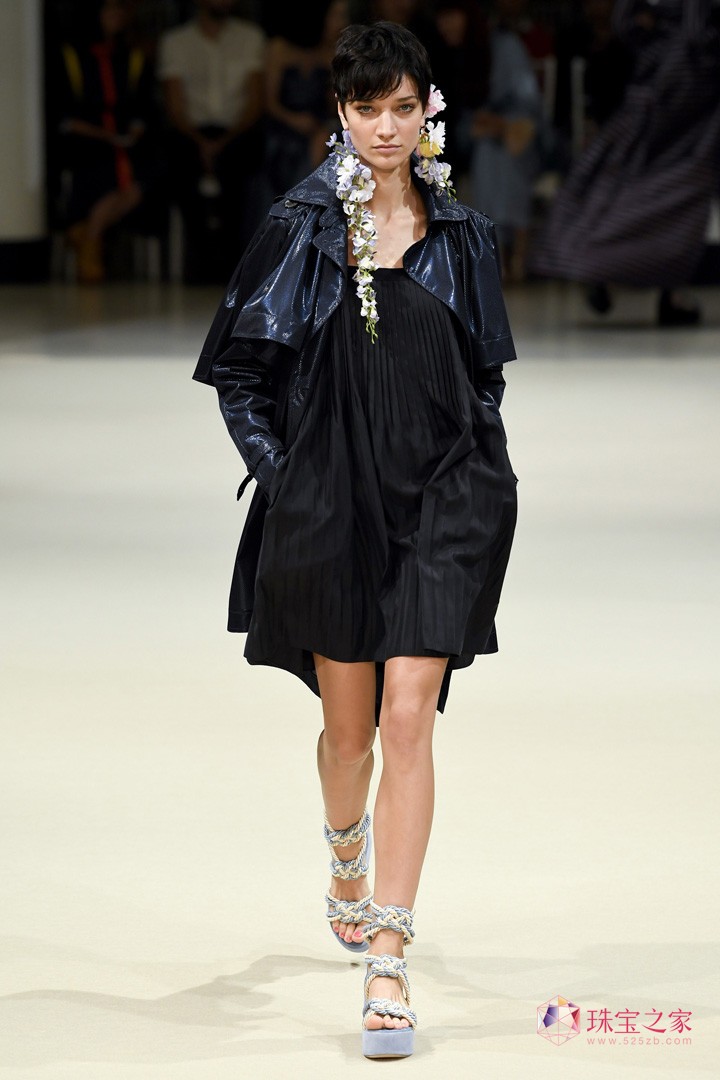 ֮߶ƷAlexis Mabille 2018ĕr(sh)b
