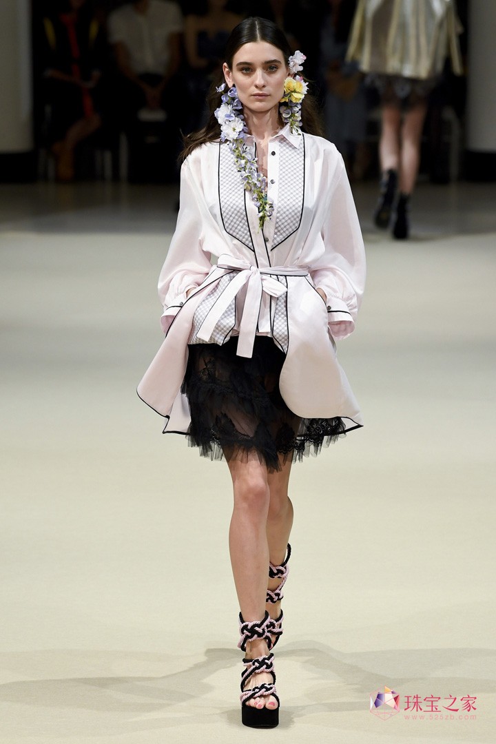 ֮߶ƷAlexis Mabille 2018ĕr(sh)b