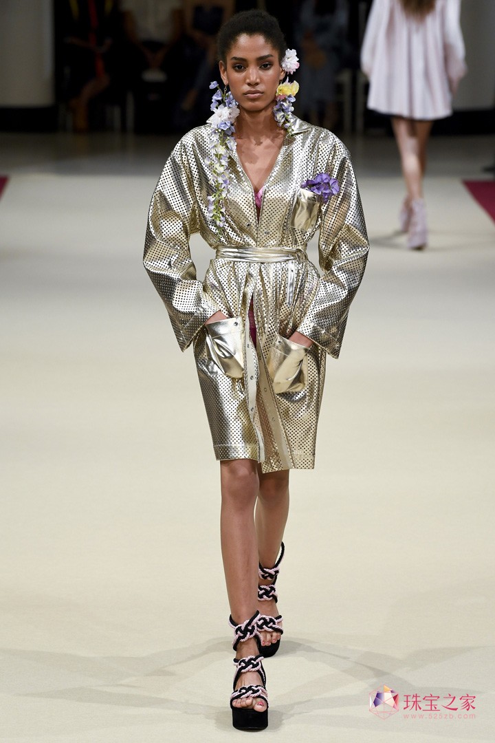 ֮߶ƷAlexis Mabille 2018ĕr(sh)b