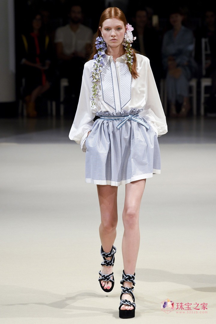 ֮߶ƷAlexis Mabille 2018ĕr(sh)b