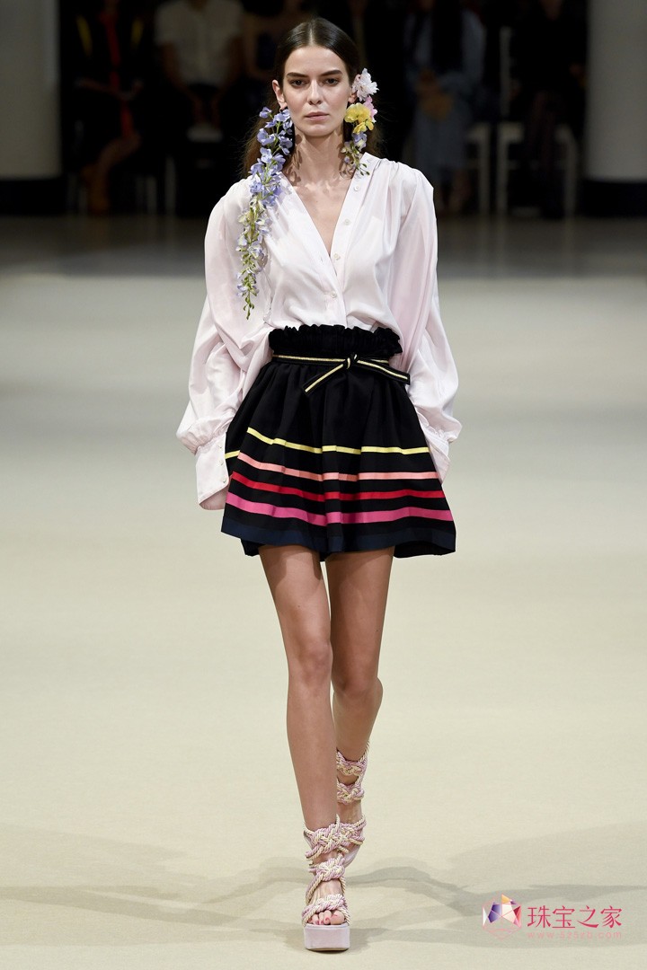 ֮߶ƷAlexis Mabille 2018ĕr(sh)b