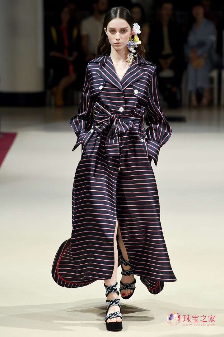 ֮߶ƷAlexis Mabille 2018ĕr(sh)b