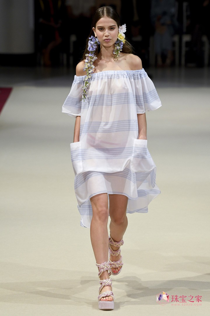 ֮߶ƷAlexis Mabille 2018ĕr(sh)b