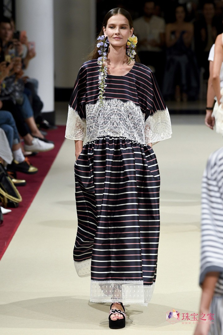 ֮߶ƷAlexis Mabille 2018ĕr(sh)b