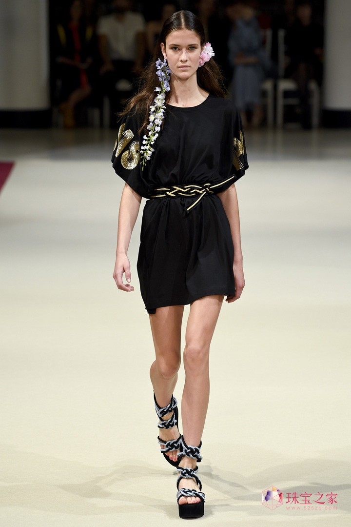 ֮߶ƷAlexis Mabille 2018ĕr(sh)b